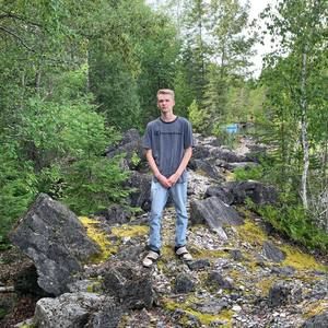 Meet your Posher, Max